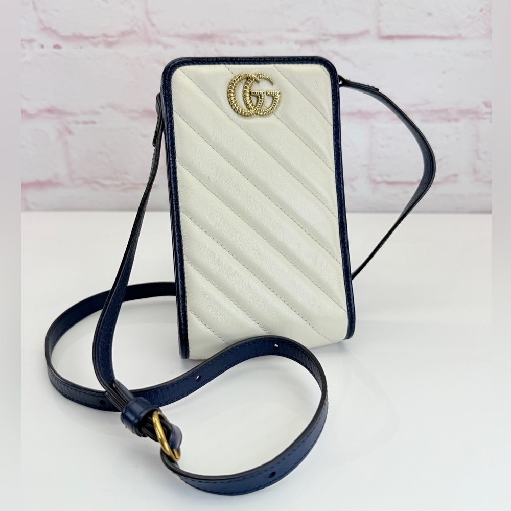Gucci Marmont Matelasse Chevron Quilted White Navy Mini Phone Card Pouch Bag